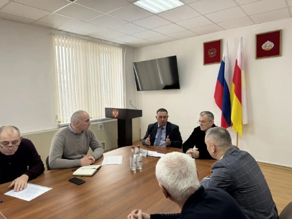 В минувшую среду в Ирафском районе прошла рабочая встреча председателя...